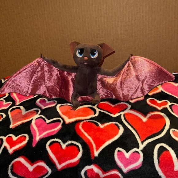 Hotel Transylvania Mavis Bat ￼poseable wings, plush wingspan 16 inches long 2012 - Picture 2 of 6